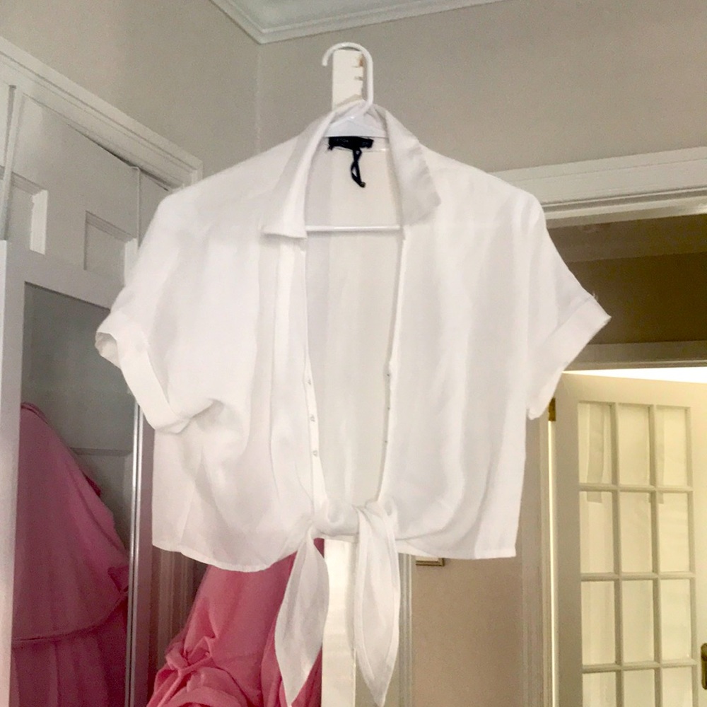 Super cute white button down shirt from cotton on size small
